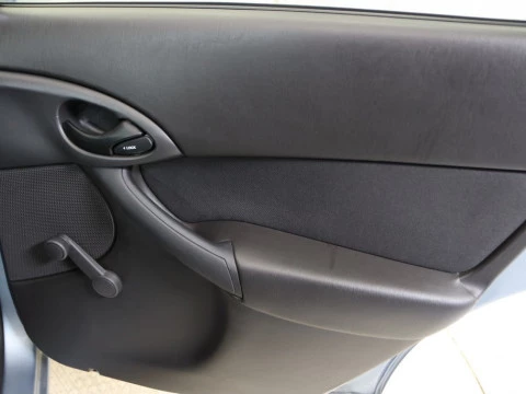 Ford FOCUS sedan 1.6 GHIA 4P