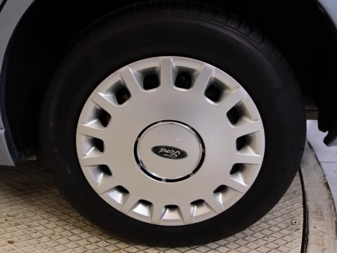 Ford FOCUS sedan 1.6 GHIA 4P