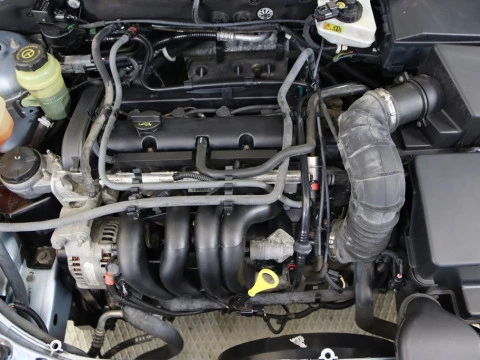 Ford FOCUS sedan 1.6 GHIA 4P