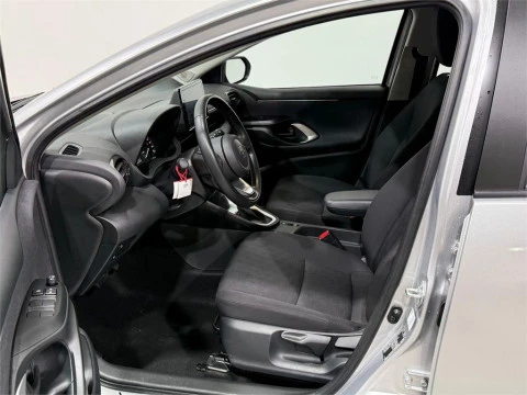 Toyota Yaris ACTIVE PLUS