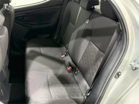 Toyota Yaris ACTIVE PLUS