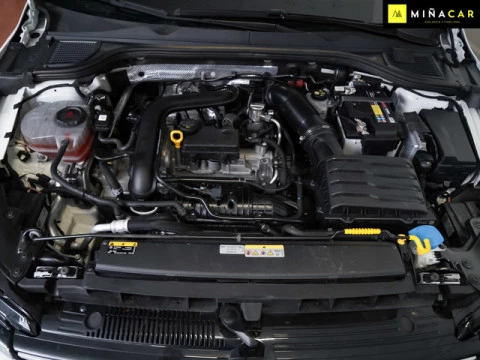 Volkswagen Golf Life 1.0 eTSI 81 kW (110 CV) DSG