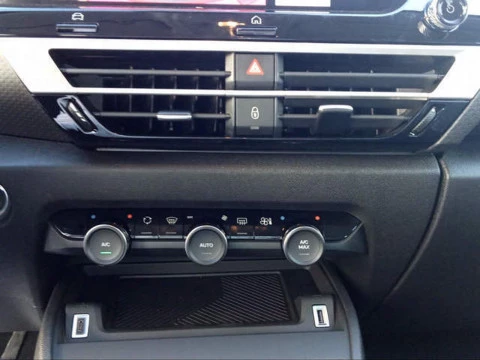 Citroën C4 PureTech 130 S&S Plus 96 kW (131 CV)