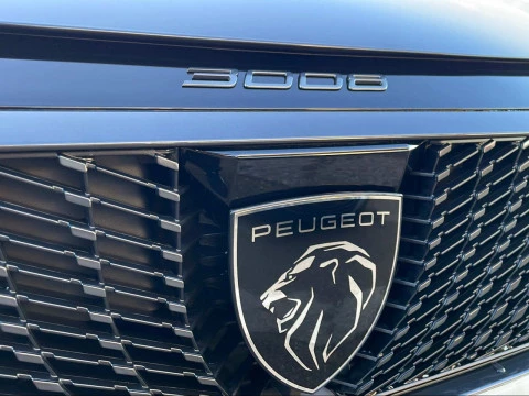 Peugeot e-3008 GT Eléctrico 157kW