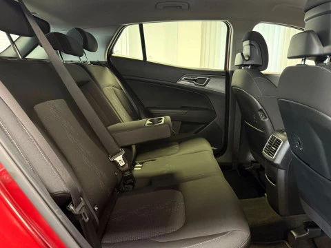 Kia Sportage 1.6 T-GDi MHEV 118kW (160CV) Drive 17