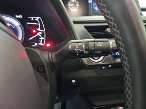 Lexus UX 2.0 250h Premium