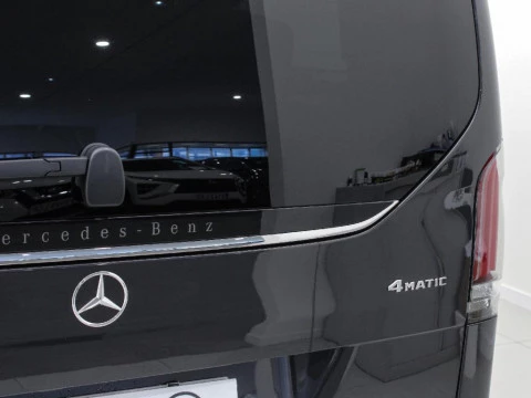Mercedes-Benz Clase V V 300D AVANTGARDE LARGO 4M