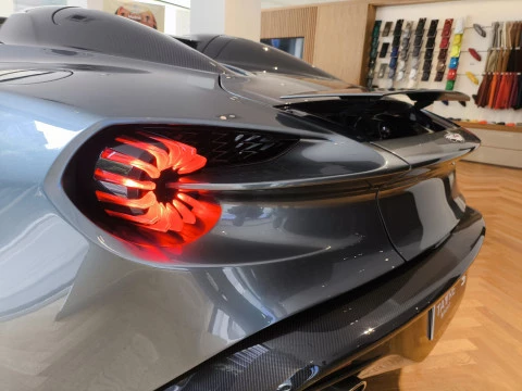 Aston Martin Vanquish Zagato Speedster