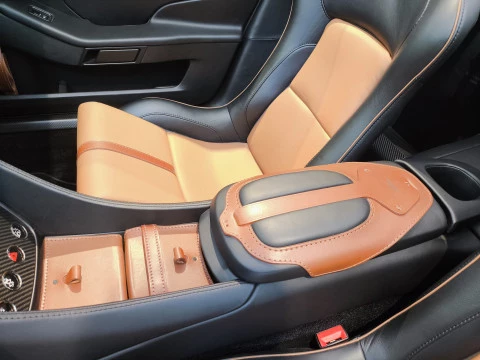 Aston Martin Vanquish Zagato Speedster