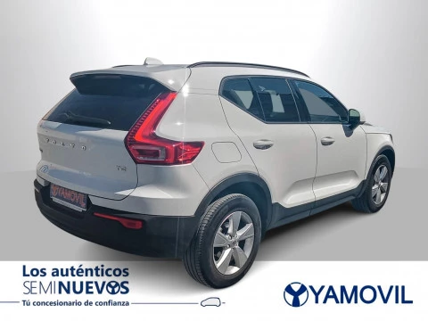 Volvo XC40 T2 Momentum Core 95 kW (129 CV)