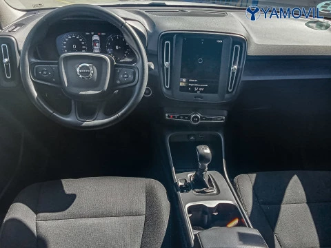 Volvo XC40 T2 Momentum Core 95 kW (129 CV)