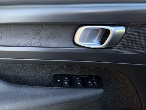 Volvo XC40 T2 Momentum Core 95 kW (129 CV)