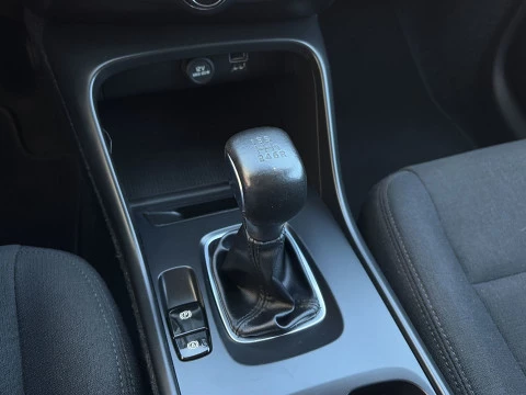 Volvo XC40 T2 Momentum Core 95 kW (129 CV)