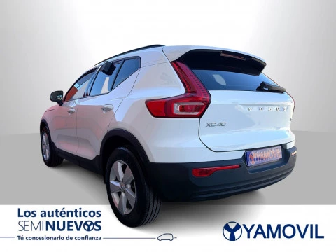 Volvo XC40 T2 Momentum Core 95 kW (129 CV)
