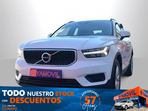 Volvo XC40 T2 Momentum Core 95 kW (129 CV)