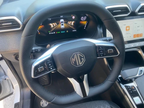 MG ZS Hybrid+ Luxury