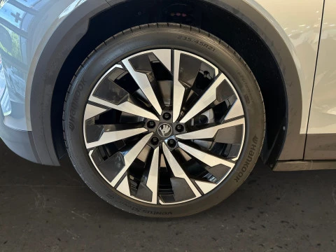 Skoda Elroq 210 KW 82 KWH (77 KWH NETA) SPORTLINE