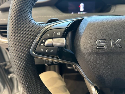 Skoda Elroq 210 KW 82 KWH (77 KWH NETA) SPORTLINE