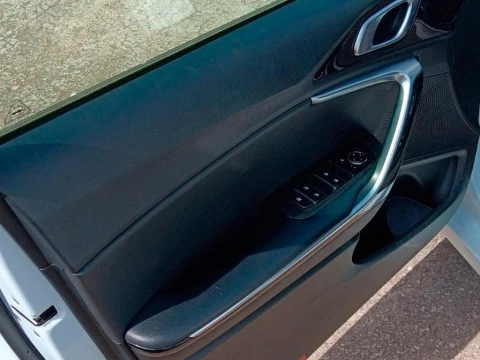 Kia Ceed 1.0 T-GDI 88KW TECH 5P Kia Ceed 1.0 T-GDI 88KW TECH 5P