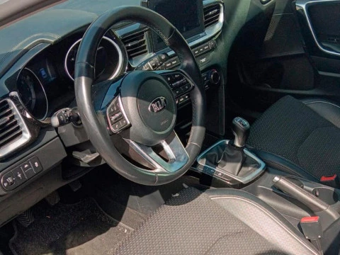 Kia Ceed 1.0 T-GDI 88KW TECH 5P Kia Ceed 1.0 T-GDI 88KW TECH 5P