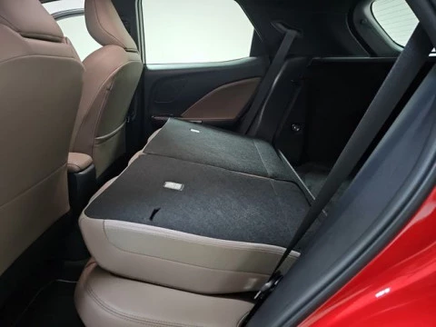 Lexus LBX 1.5 136cv HEV Elegant+