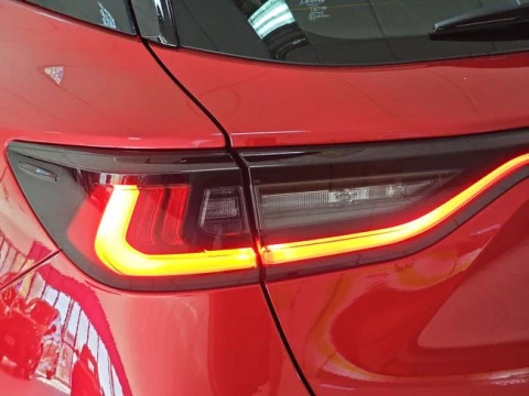 Lexus LBX 1.5 136cv HEV Elegant+