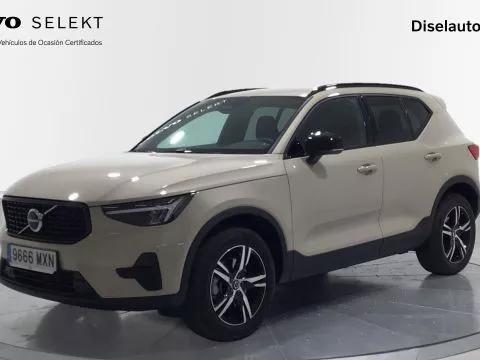 Volvo XC40 2.0 B3 G Plus Dark Auto Volvo XC40 2.0 B3 G Plus Dark Auto