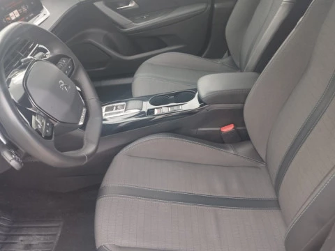 Peugeot 2008 Allure Puretech 130 S&S EAT8
