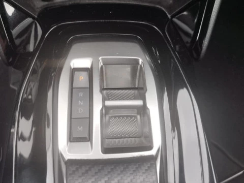 Peugeot 2008 Allure Puretech 130 S&S EAT8