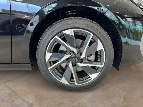 Peugeot 308 5P Allure Hybrid MHEV 145 e-DCS6