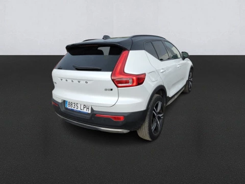 Volvo XC40 2.0 B5 G AWD R-Design Auto