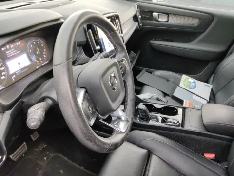 Volvo XC40 2.0 B5 G AWD R-Design Auto