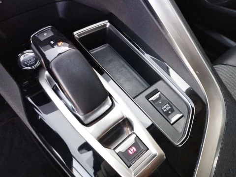 Peugeot 3008 Hybrid 225 e-EAT8 GT