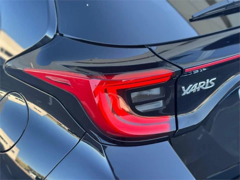 Toyota Yaris 5 Puertas GR SPORT 120H Automático (e-CVT)