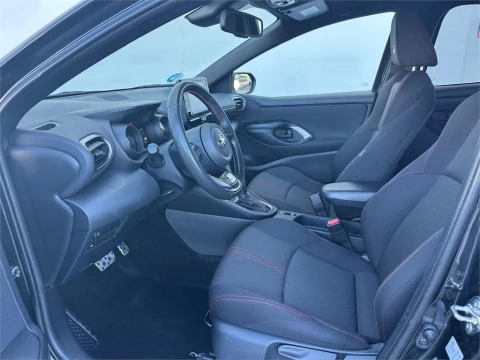 Toyota Yaris 5 Puertas GR SPORT 120H Automático (e-CVT)
