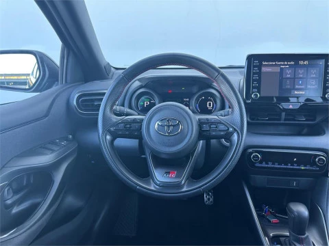 Toyota Yaris 5 Puertas GR SPORT 120H Automático (e-CVT)