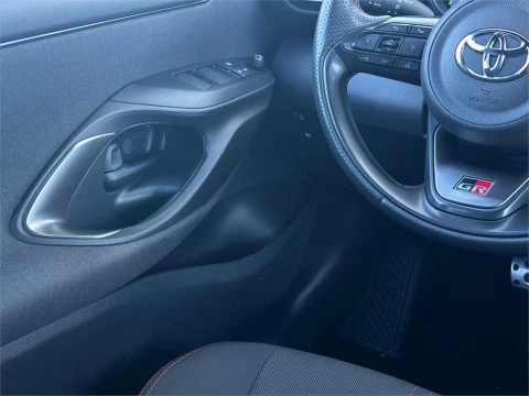 Toyota Yaris 5 Puertas GR SPORT 120H Automático (e-CVT)