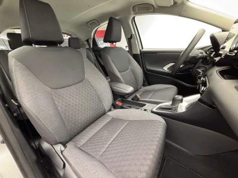 Toyota Yaris 1.5 120H Business Plus