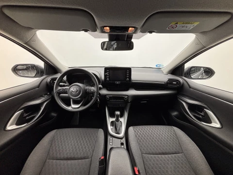 Toyota Yaris 1.5 120H Business Plus