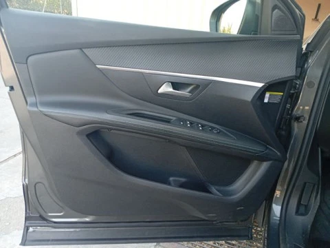 Peugeot 3008 Hybrid 225 e-EAT8 Allure