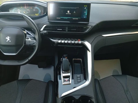 Peugeot 3008 Hybrid 225 e-EAT8 Allure