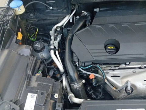 Peugeot 3008 Hybrid 225 e-EAT8 Allure