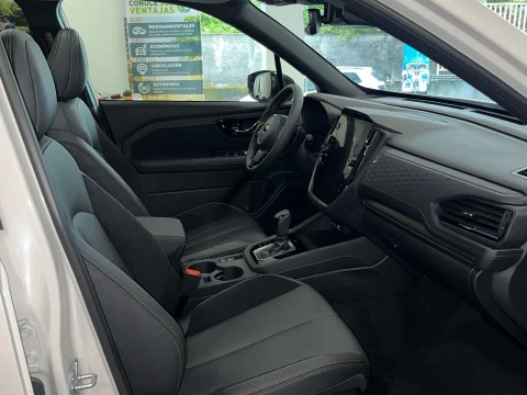 Subaru Forester 2.0i Hybrid Touring