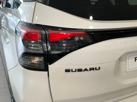 Subaru Forester 2.0i Hybrid Touring