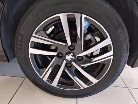 Peugeot 208 5P Allure Pack BlueHDi 100 S&S 6 Vel MAN