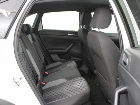 Volkswagen Taigo 1.5 TSI 110KW DSG R-LINE 150 5P