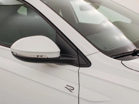 Volkswagen Taigo 1.5 TSI 110KW DSG R-LINE 150 5P