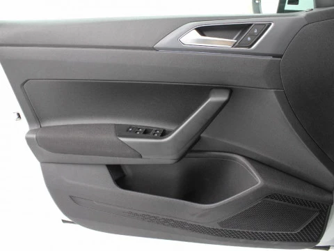 Volkswagen Taigo 1.5 TSI 110KW DSG R-LINE 150 5P