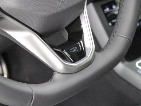 Volkswagen Taigo 1.5 TSI 110KW DSG R-LINE 150 5P