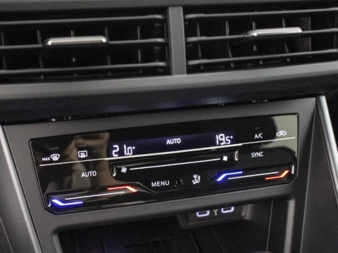 Volkswagen Taigo 1.5 TSI 110KW DSG R-LINE 150 5P